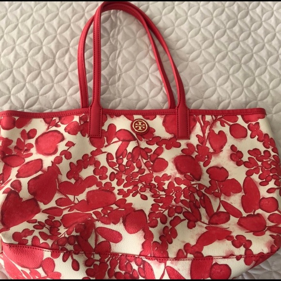 Tory Burch Handbags - Very beautiful Tory Burch bag.